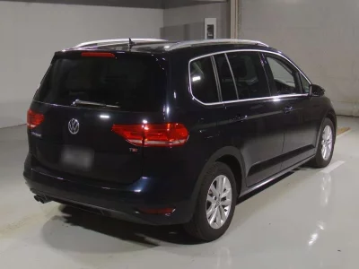 VOLKSWAGEN GOLF TOURAN