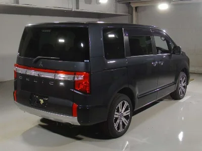MITSUBISHI DELICA D5
