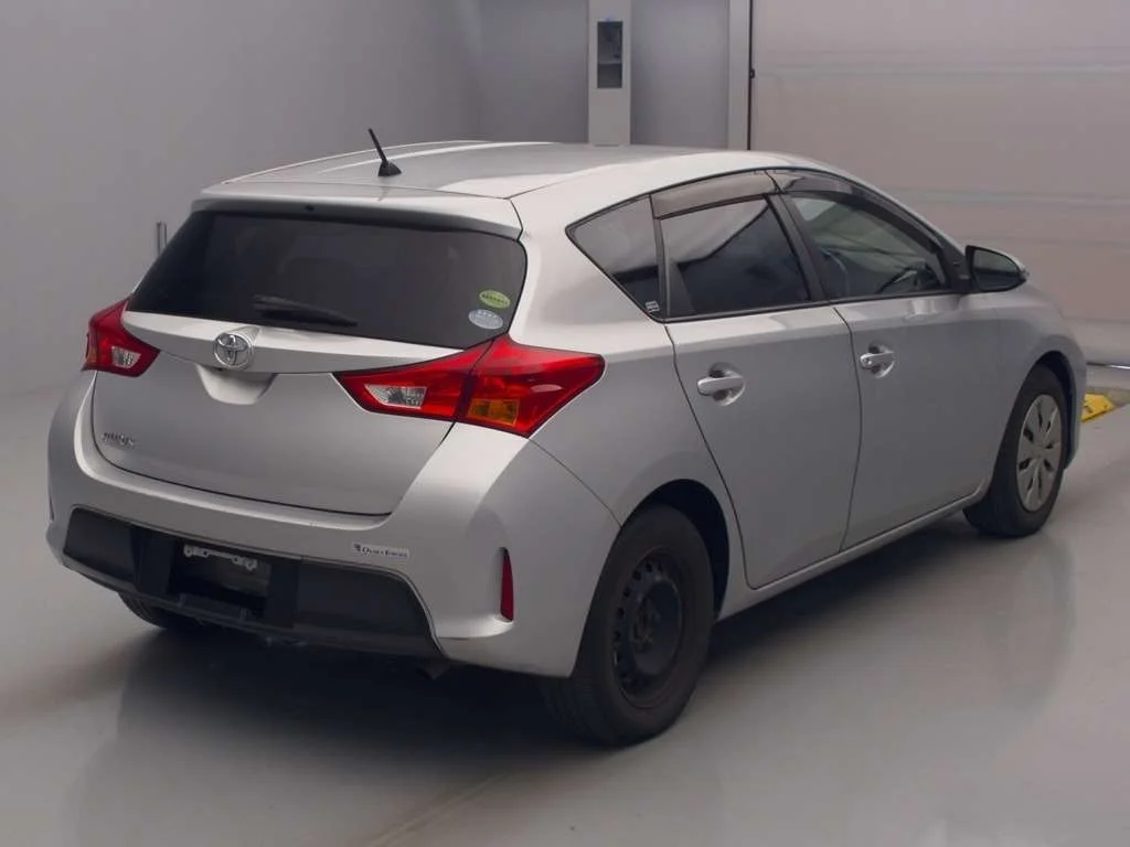 Toyota Auris  с аукциона в Японии