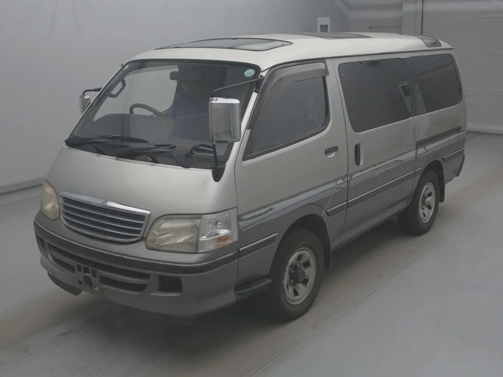 Toyota HiAce  с аукциона в Японии