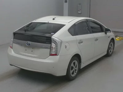 TOYOTA PRIUS PHV