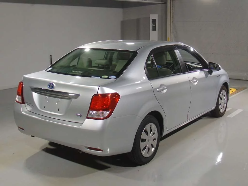 Toyota Corolla Axio 2013