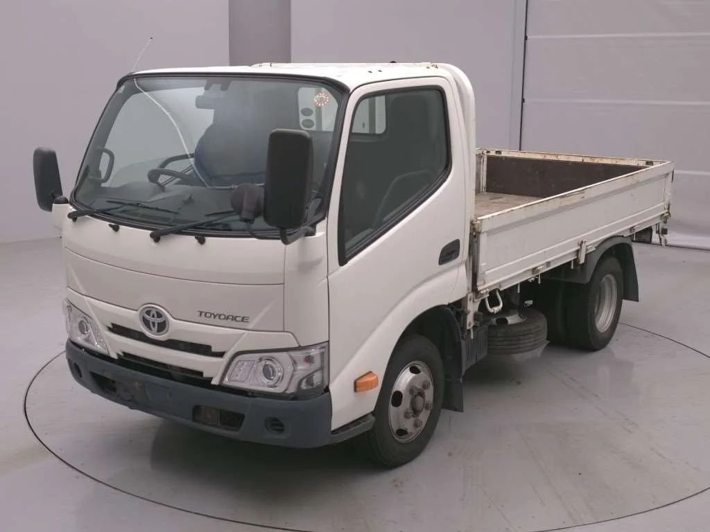 Toyota ToyoAce  с аукциона в Японии