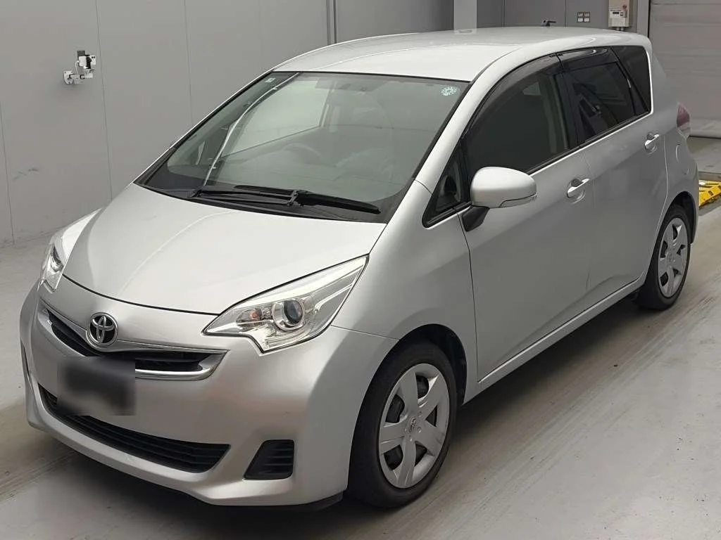 Toyota Ractis 2015