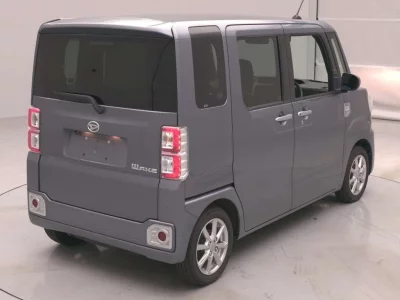 DAIHATSU WAKE