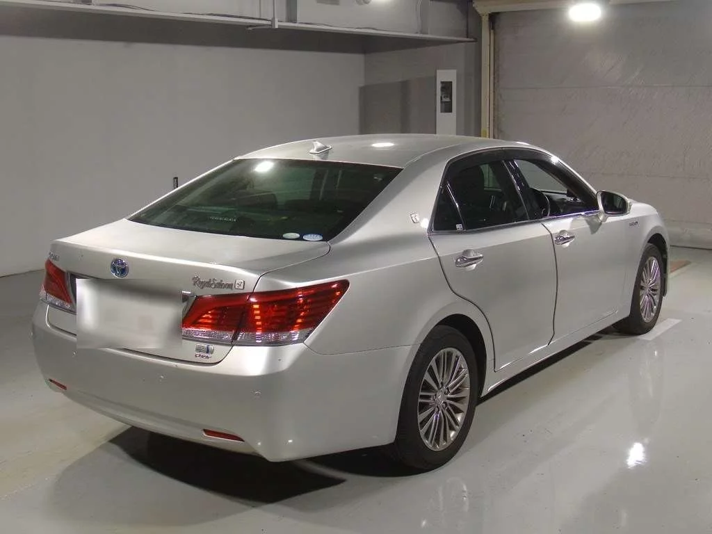 Toyota Crown  с аукциона в Японии