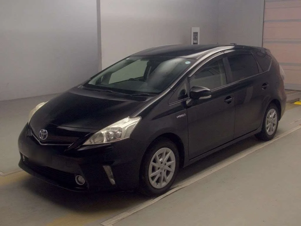 Toyota Prius Alpha  с аукциона в Японии