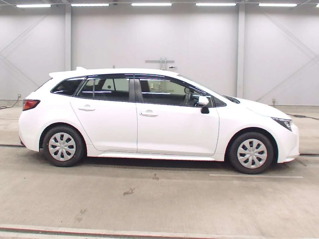Toyota Corolla Touring  с аукциона в Японии