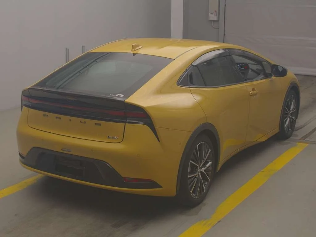 Toyota Prius  с аукциона в Японии