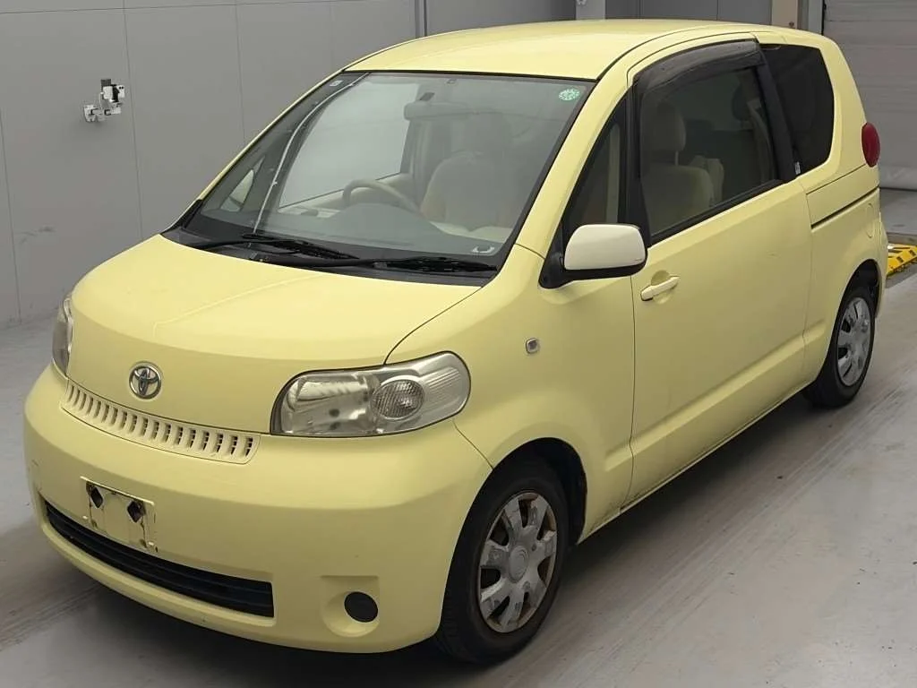 Toyota Porte 2005