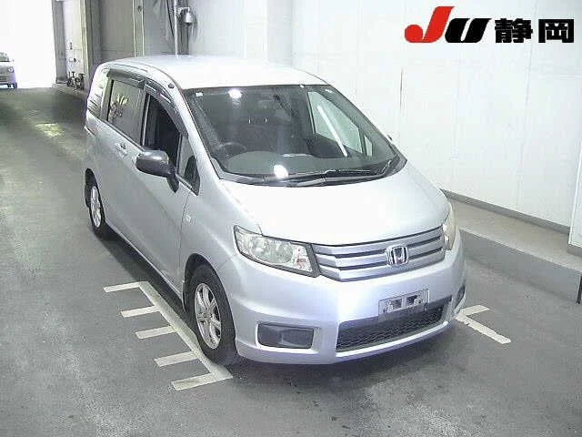 Honda Freed Spike 2011