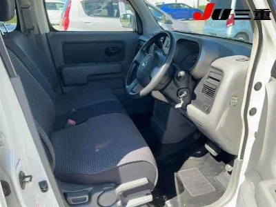 NISSAN CUBE 4