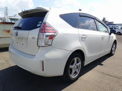 TOYOTA PRIUS ALPHA