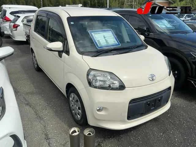 Toyota Porte 2013