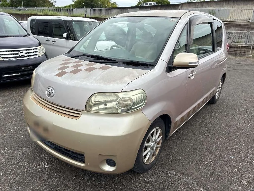 Toyota Porte 2009