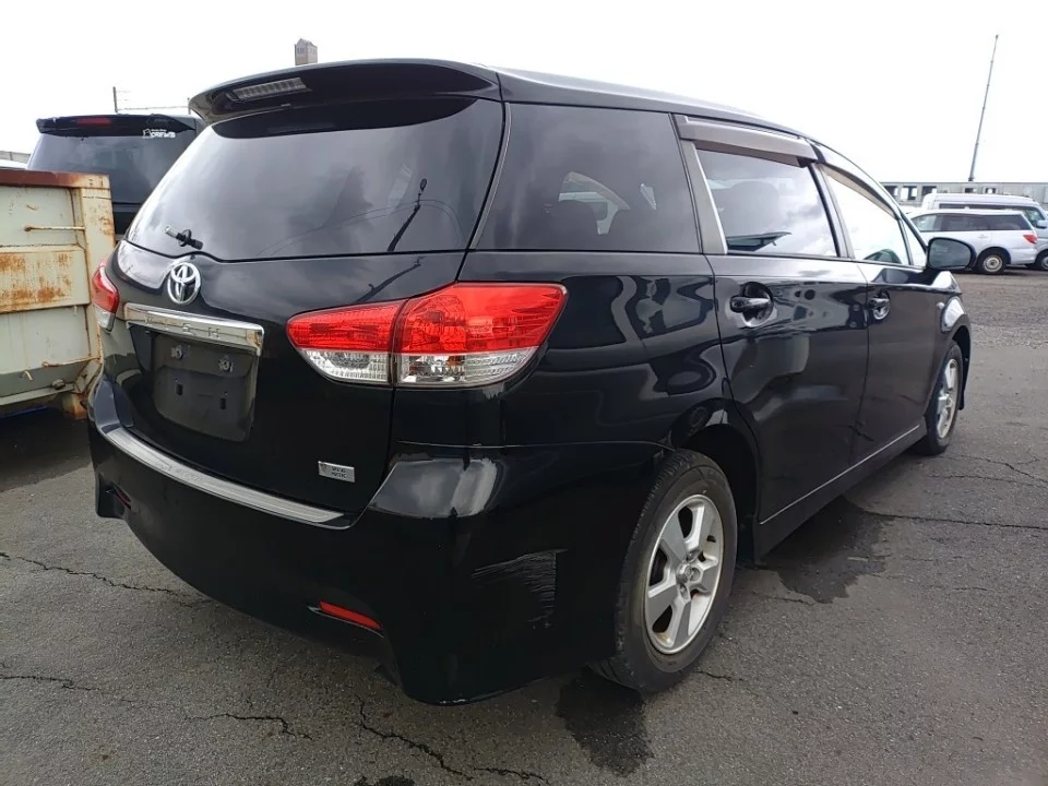 Toyota Wish  с аукциона в Японии