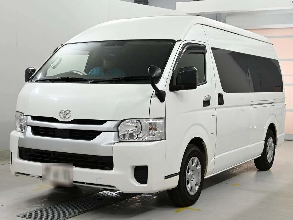 Toyota HiAce  с аукциона в Японии