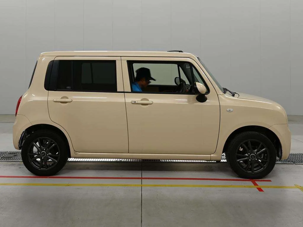 Suzuki Alto Lapin 2013