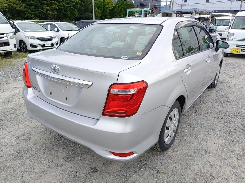 Toyota Corolla Axio 2016