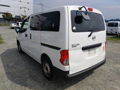 NISSAN NV200