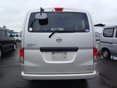 NISSAN NV200