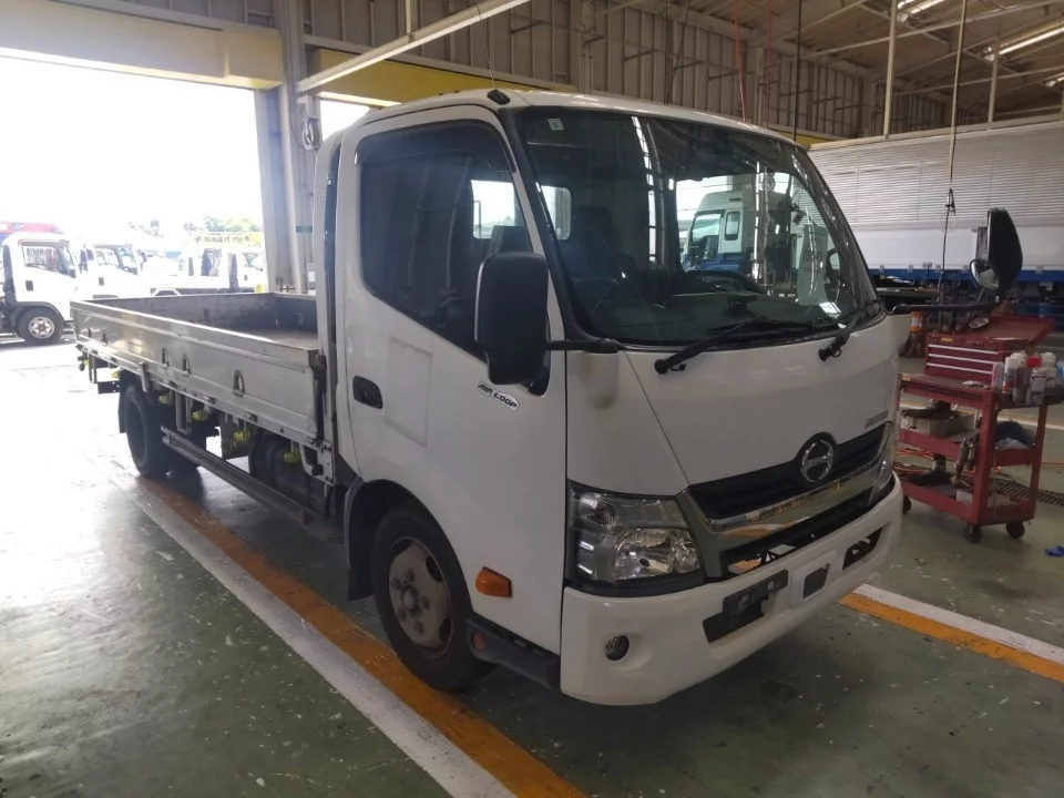 Hino Dutro  с аукциона в Японии