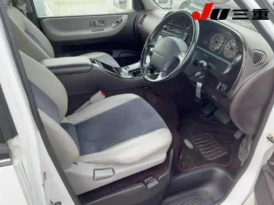 NISSAN LARGO