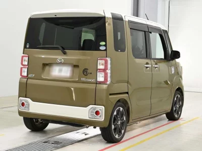 DAIHATSU WAKE