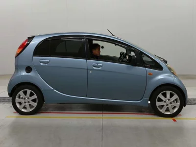 MITSUBISHI I