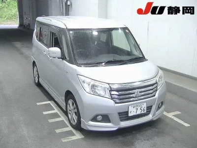 MITSUBISHI DELICA D2