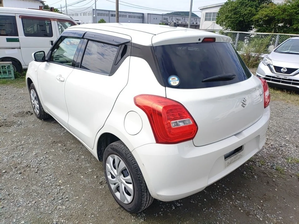 Suzuki Swift  с аукциона в Японии