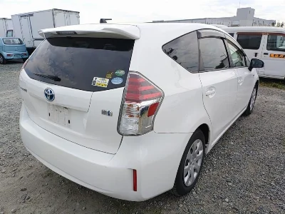 TOYOTA PRIUS ALPHA, 2015 — лот японского аукциона