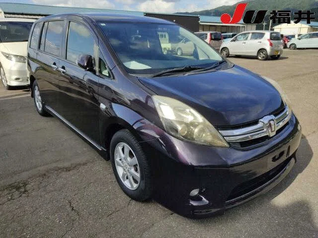 Toyota Isis 2012