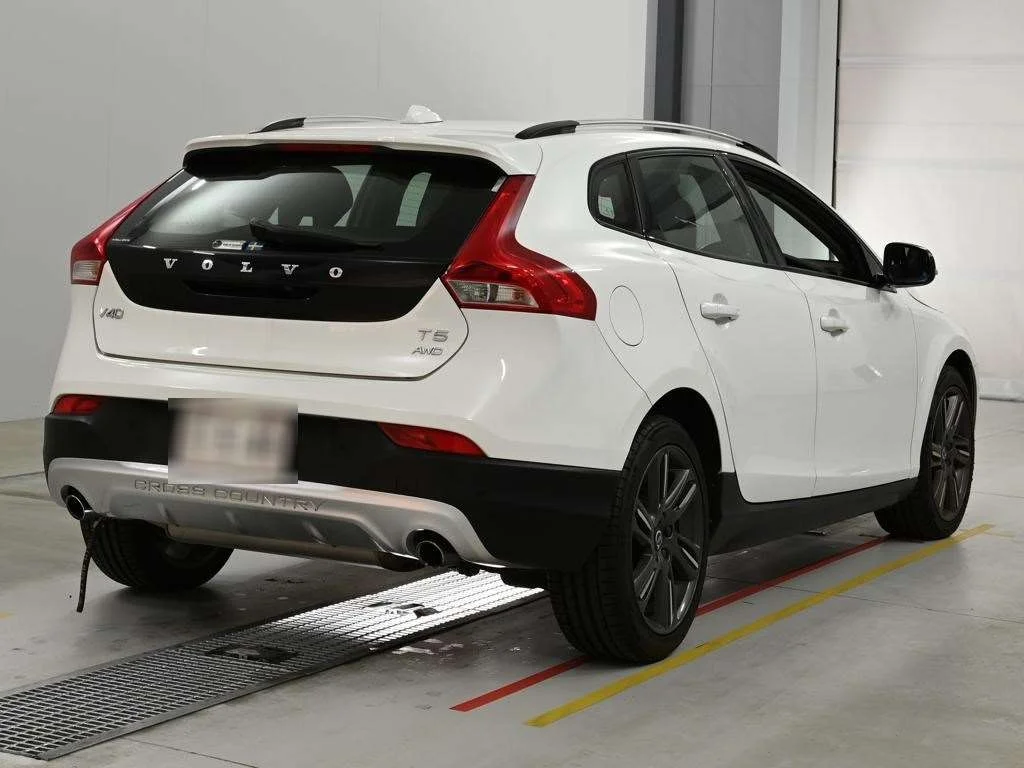 Volvo V40  с аукциона в Японии