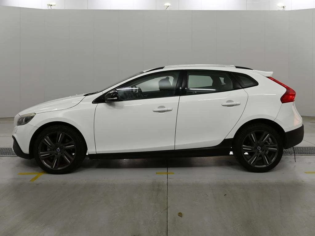 Volvo V40  с аукциона в Японии