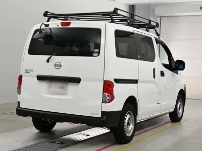 NISSAN NV200