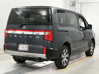 MITSUBISHI DELICA D5
