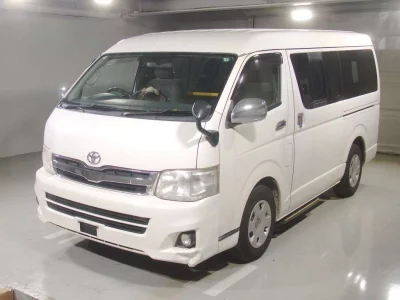 TOYOTA HIACE