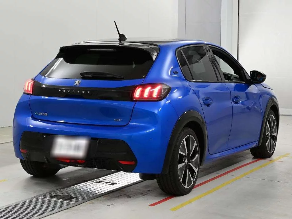 Peugeot e-208  с аукциона в Японии