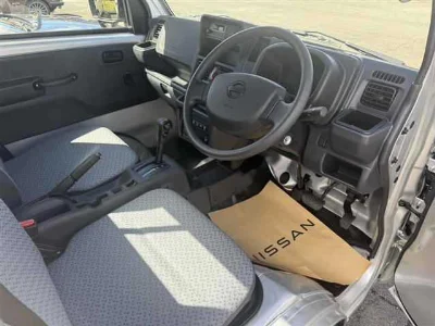 NISSAN CLIPPER TRUCK