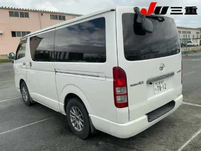 TOYOTA REGIUS VAN