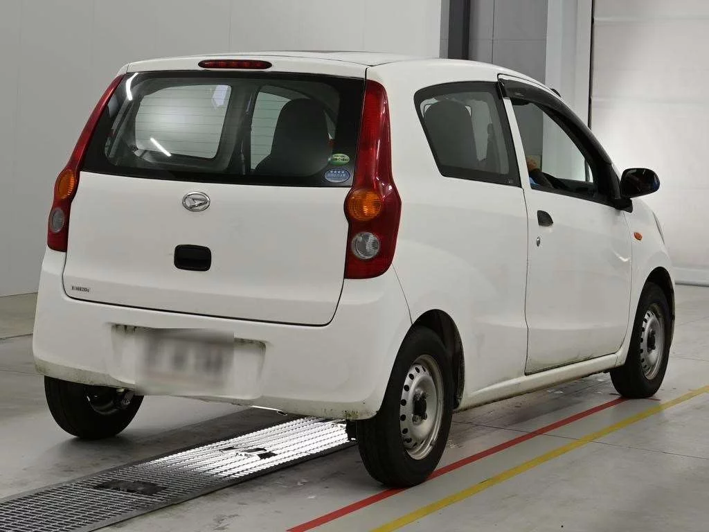 Daihatsu Mira 2016