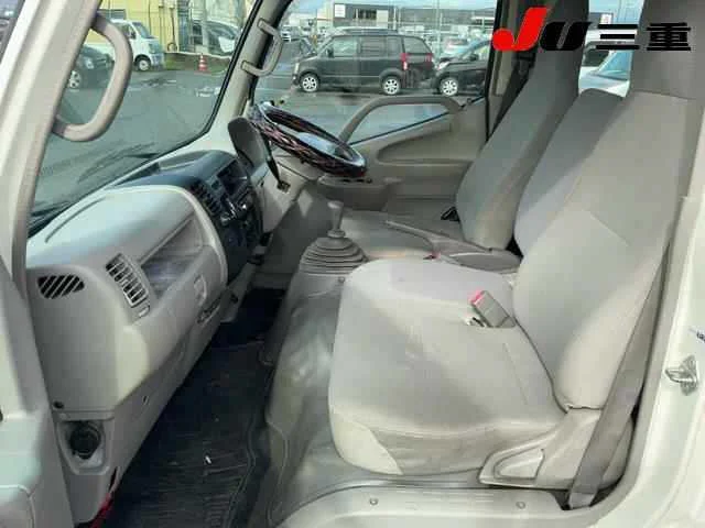 Toyota ToyoAce  с аукциона в Японии