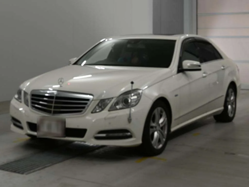Mercedes-Benz E-Class  с аукциона в Японии