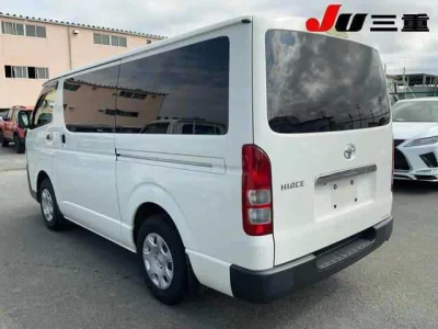 TOYOTA HIACE VAN