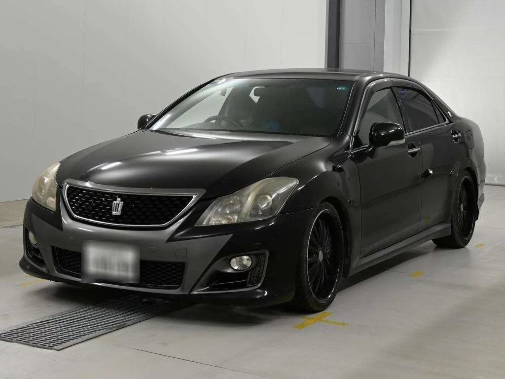 Toyota Crown  с аукциона в Японии