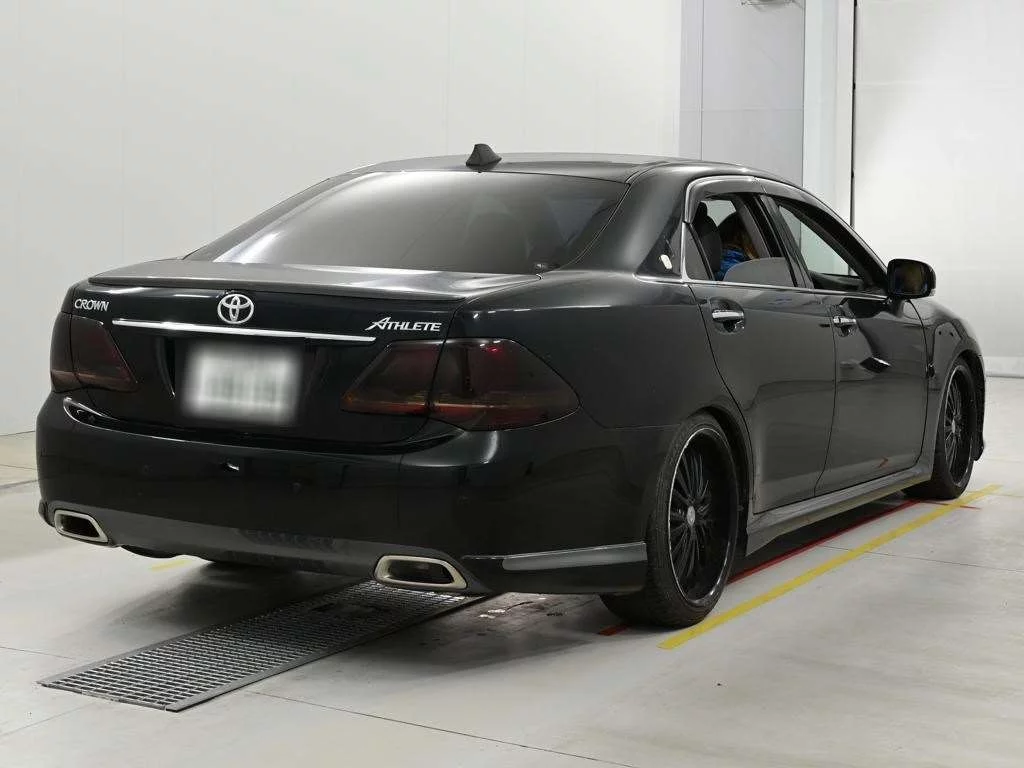 Toyota Crown  с аукциона в Японии