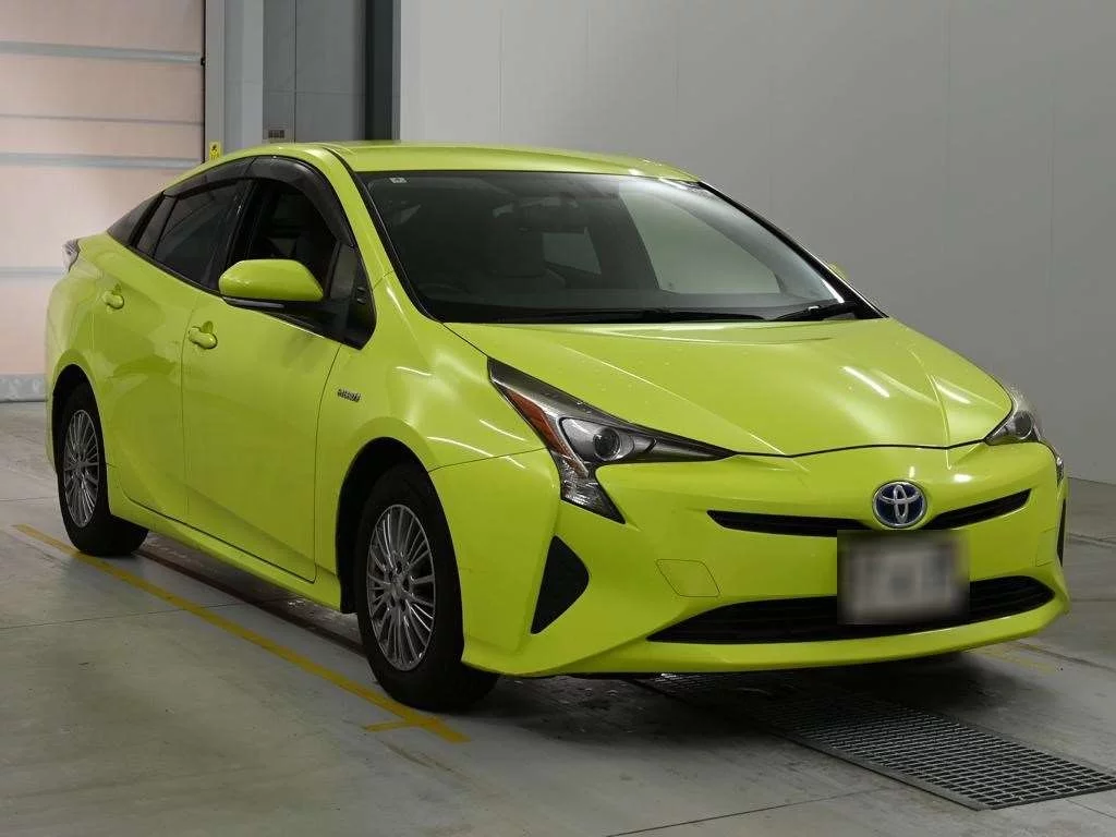 Toyota Prius  с аукциона в Японии