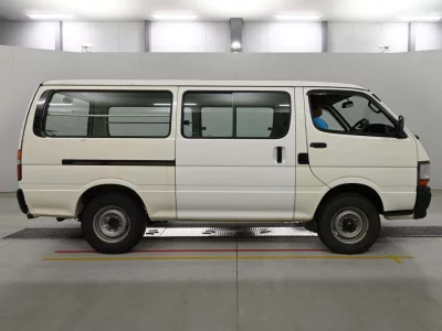 TOYOTA REGIUS VAN