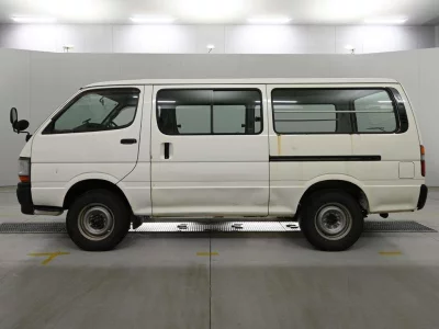 TOYOTA REGIUS VAN